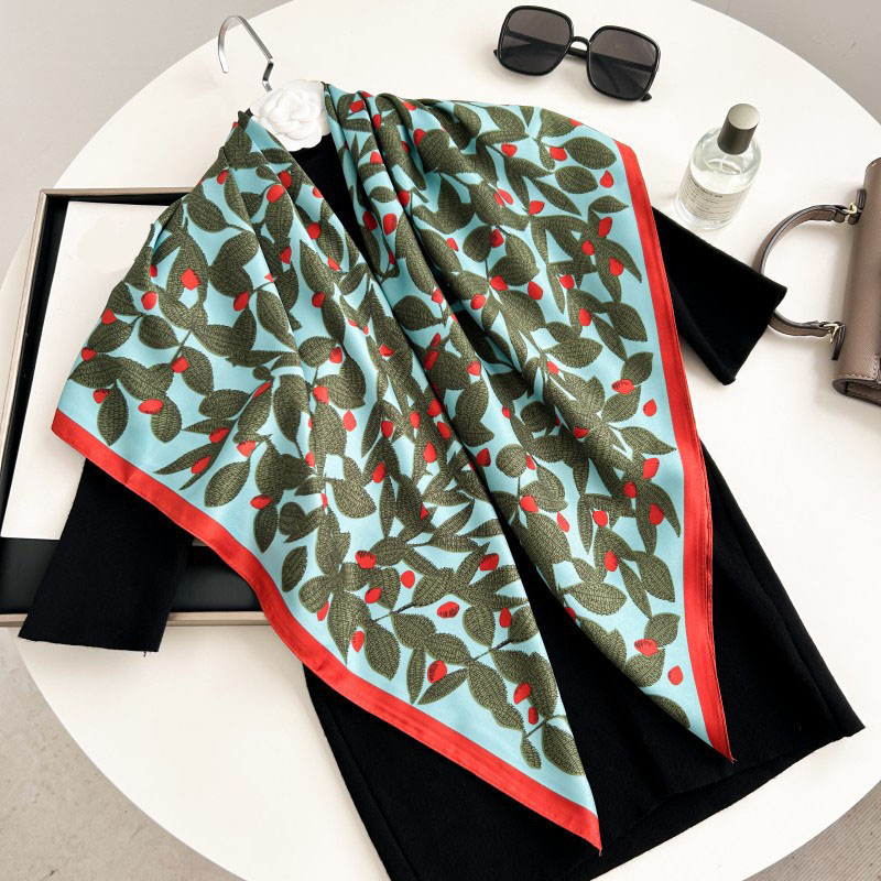 ผ้าพันคอสี่เหลี่ยมขนาด 90 ซม.  - Silk Neck Scarf บทวิจารณ์และราคา