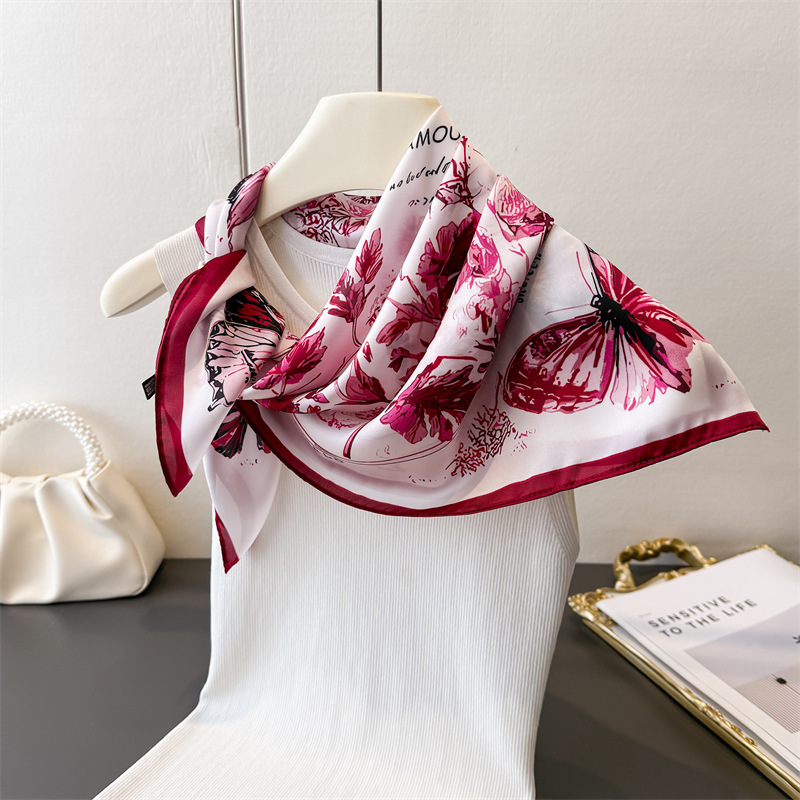 ผ้าพันคอไหมสี่เหลี่ยมลายผีเสื้ - Silk Neck Scarf บทวิจารณ์และราคา