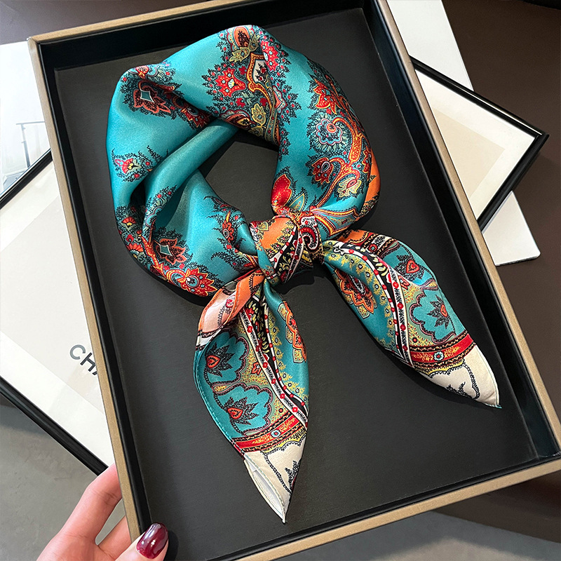 ผ้าพันคอสี่เหลี่ยมจัตุรัสผ้าไห - Ascot Neck Scarf บทวิจารณ์และราคา